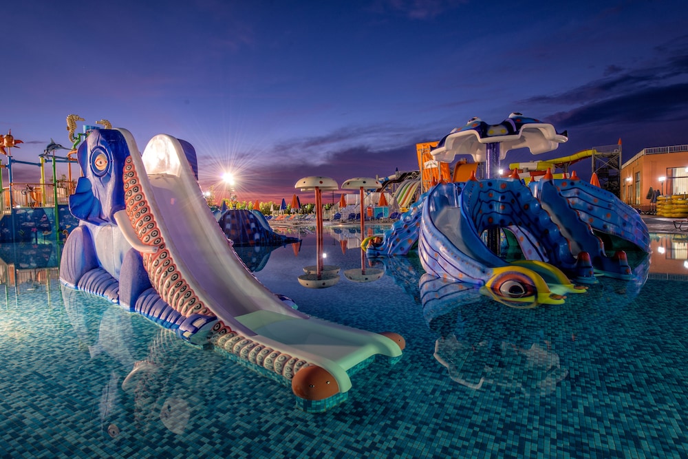 Caretta Beach Resort & WaterPark 82/91