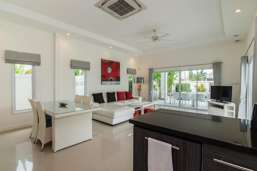 Hua Hin Pool Villa With 4 Bedrooms L27 14/50