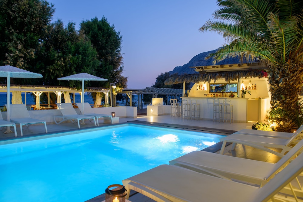 Alesahne Beach Hotel 64/74