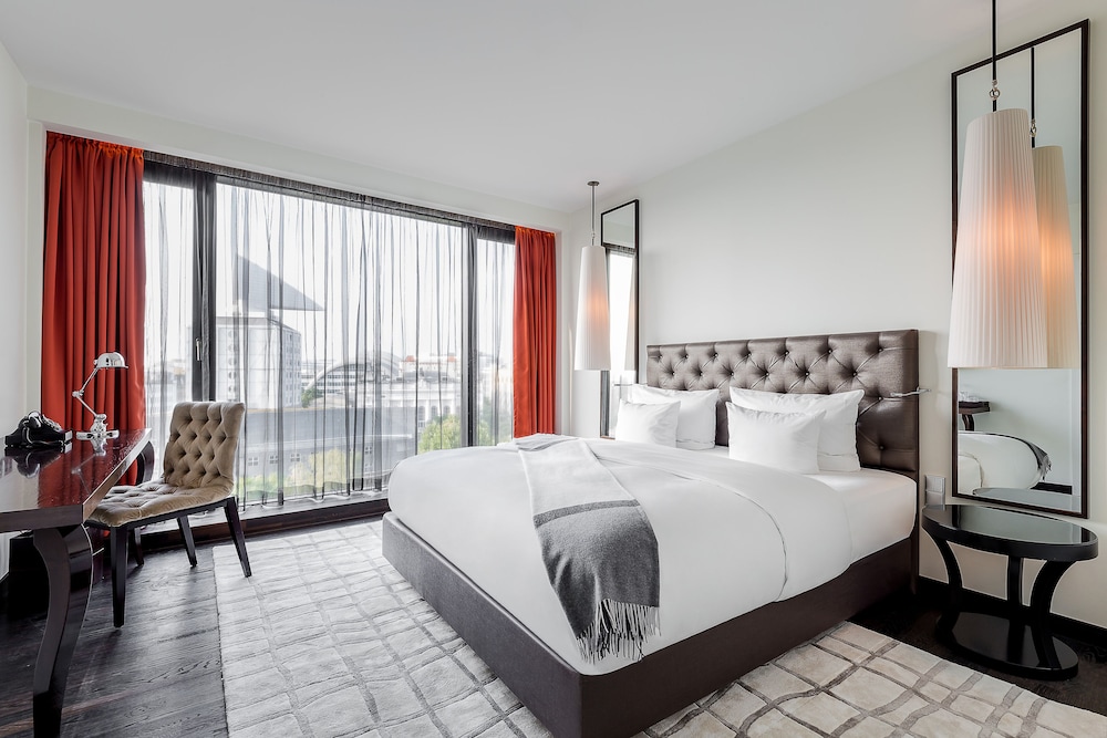Hotel Zoo Berlin 9/63