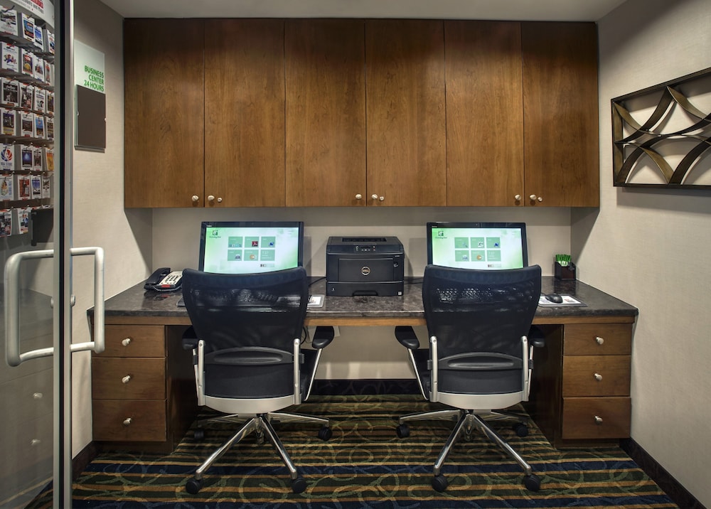 Holiday Inn Manhattan 6th Avenue Chelsea 40/41