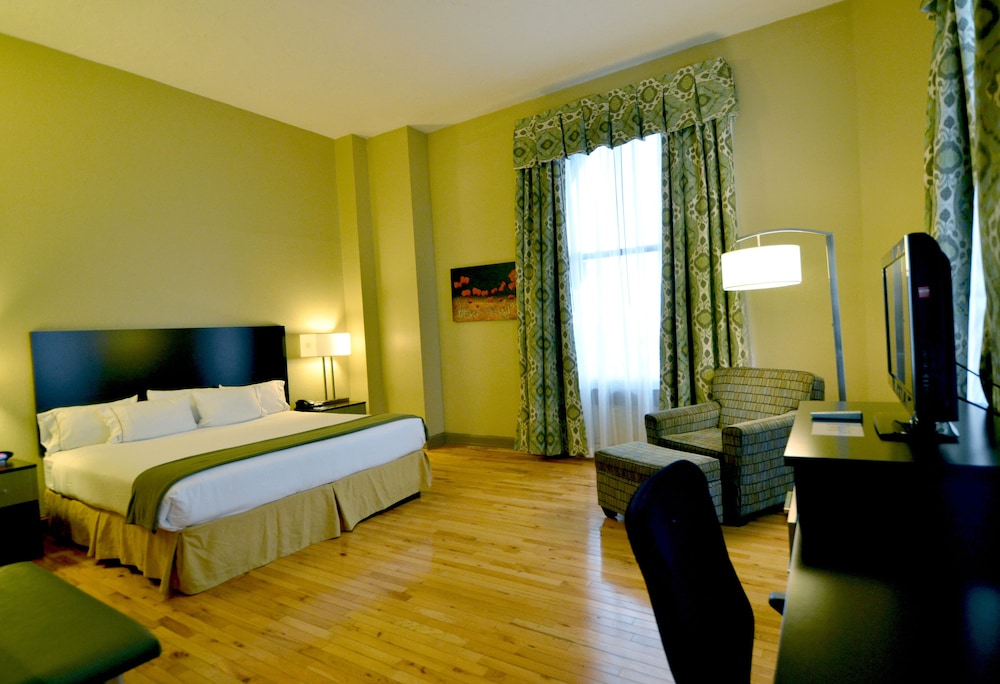HOLIDAY INN EXPRESS CLEVELAND DOWNTOWN 19/59