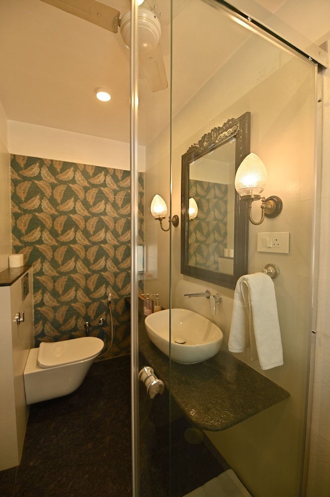 Om Niwas Suite Hotel 67/67
