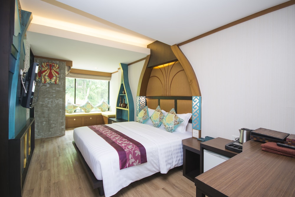 Phi Phi Nice Beach Hotel Hip 23/73