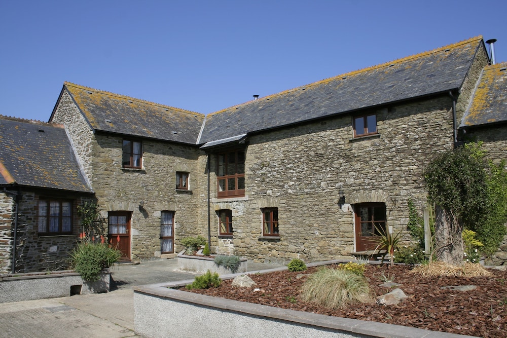 Polean Farm Cottages 2/50