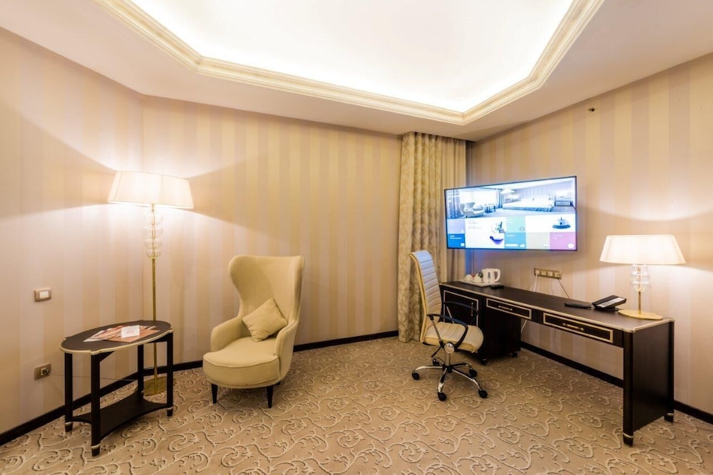 Prahova Plaza Hotel 33/35