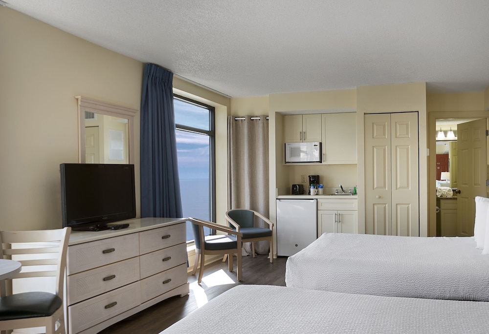 Beach Colony Resort 17/66