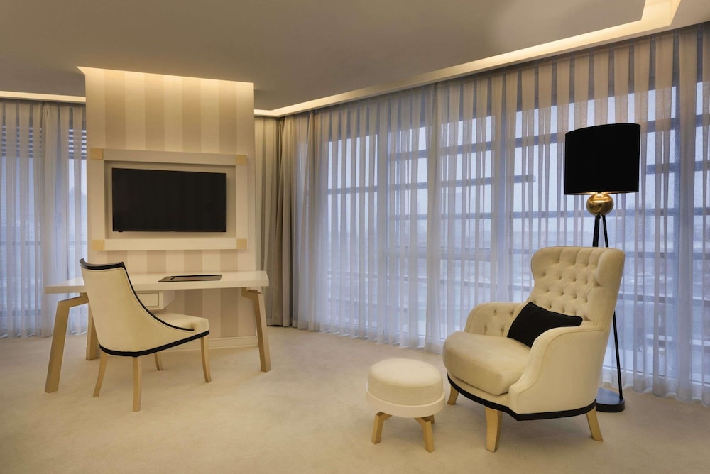Ramada Hotel & Suites by Wyndham Istanbul Sisli 34/51