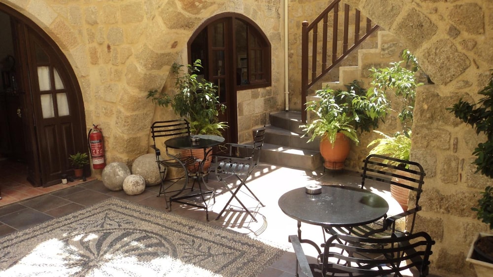 Camelot Traditional And Classic Hotel 30/56