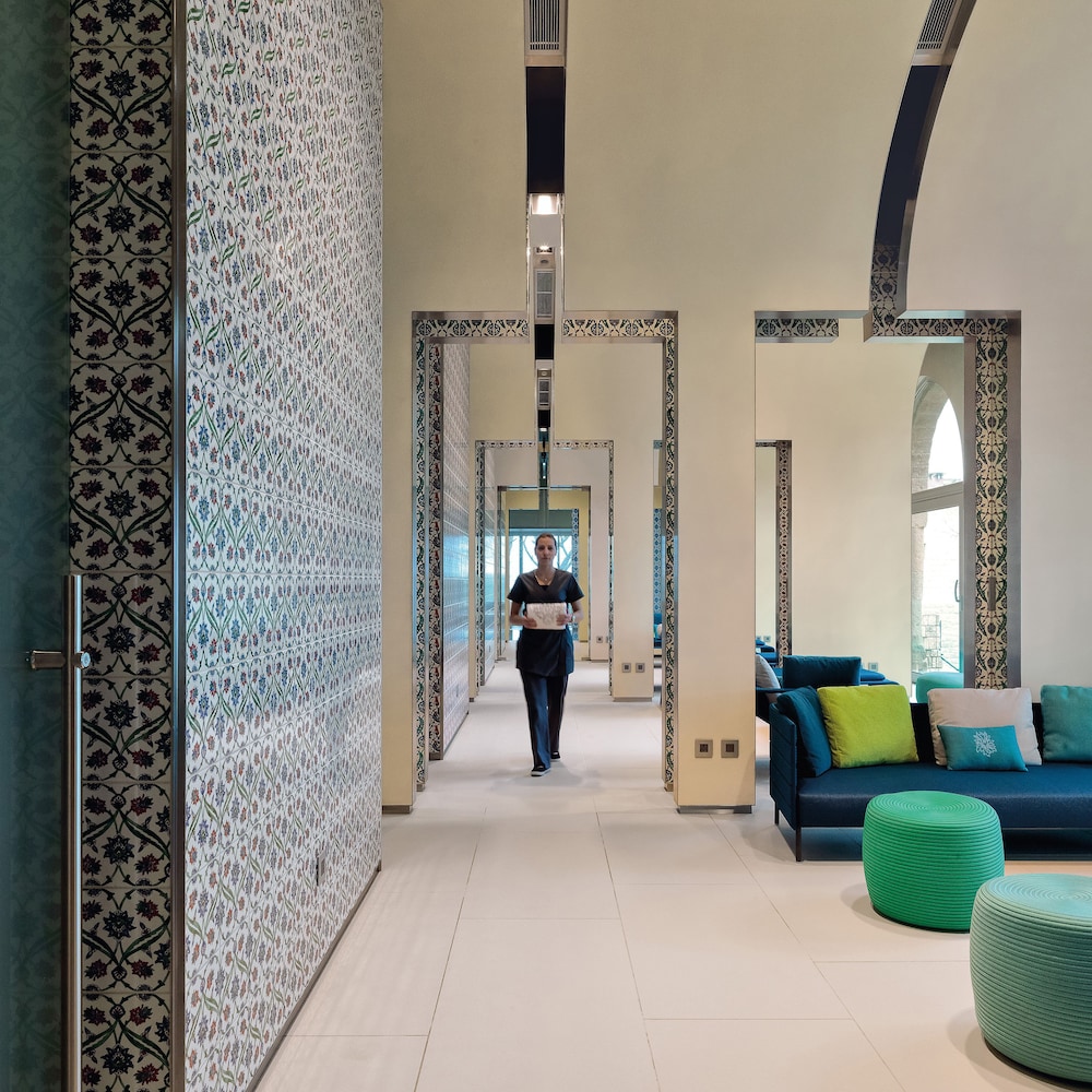 Al Bustan Hotel & Spa 50/50
