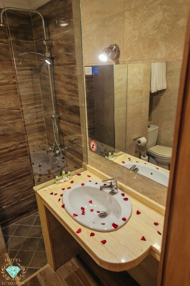 Hotel Al Yacouta 32/34