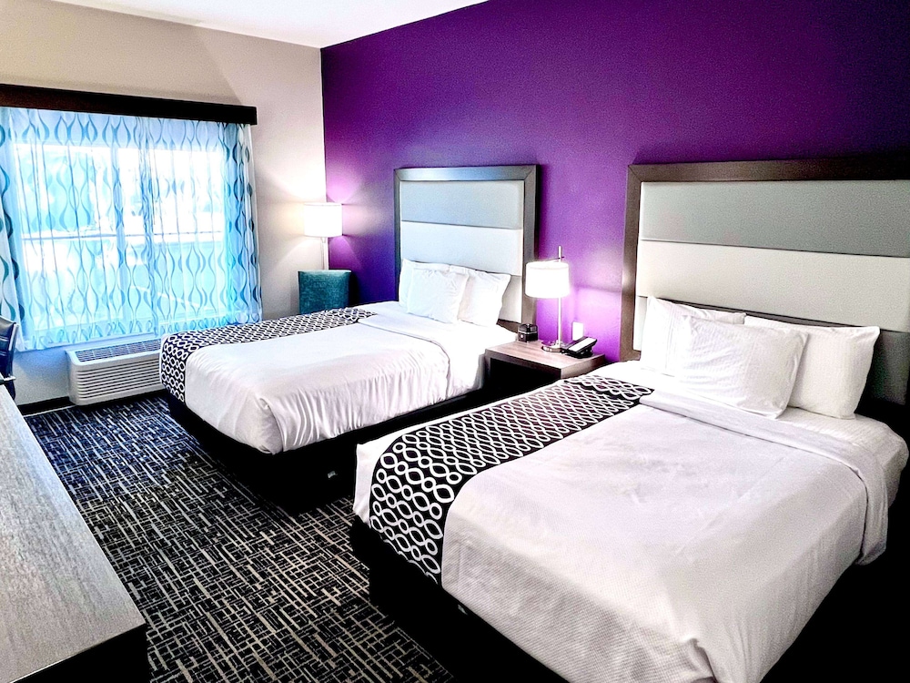 DELUXE, SUITE, 2 QUEEN BEDS, ACCESSIBLE