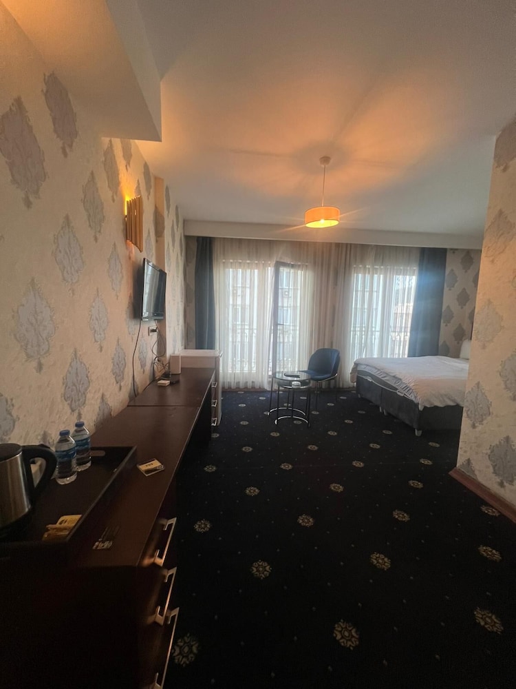 Ottoman Suites 43/50