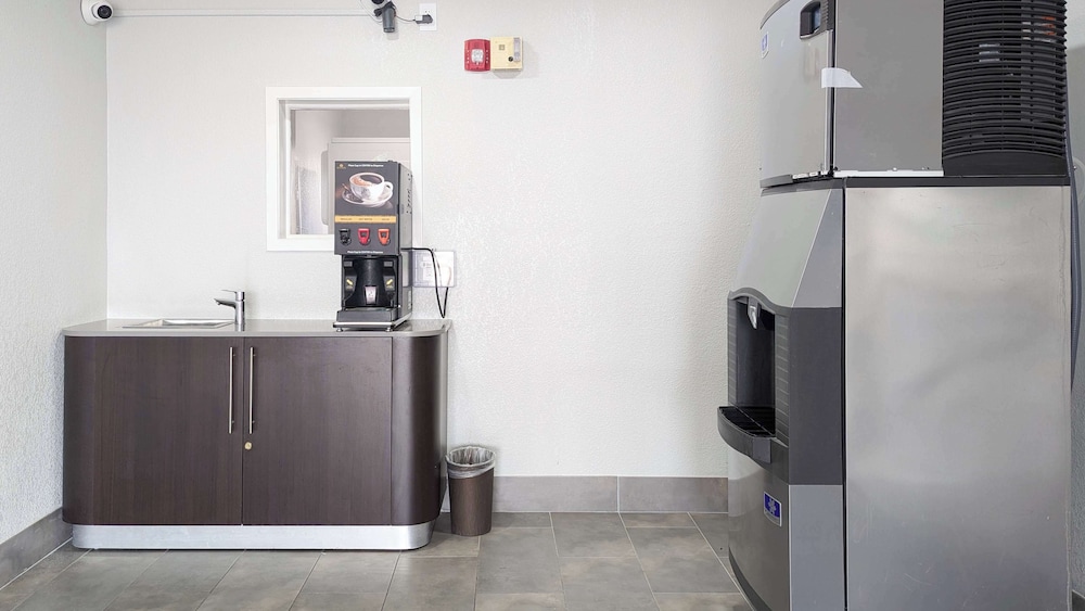 Motel6 Victoria, TX 7/52