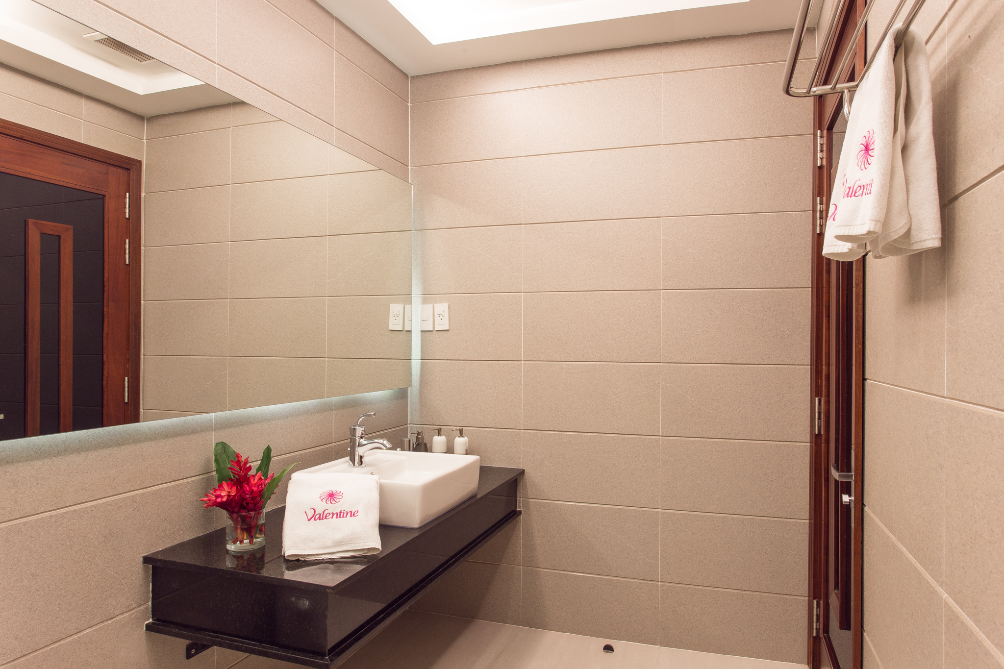 Valentine Hotel 31/36