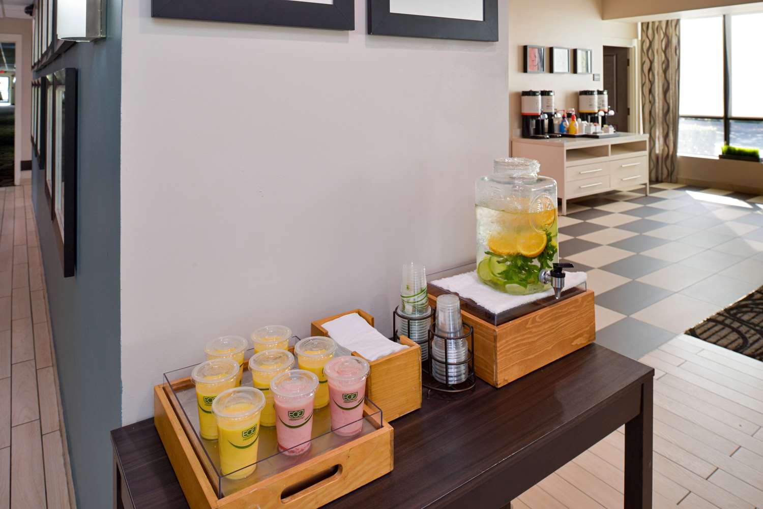 restaurant cafeteria