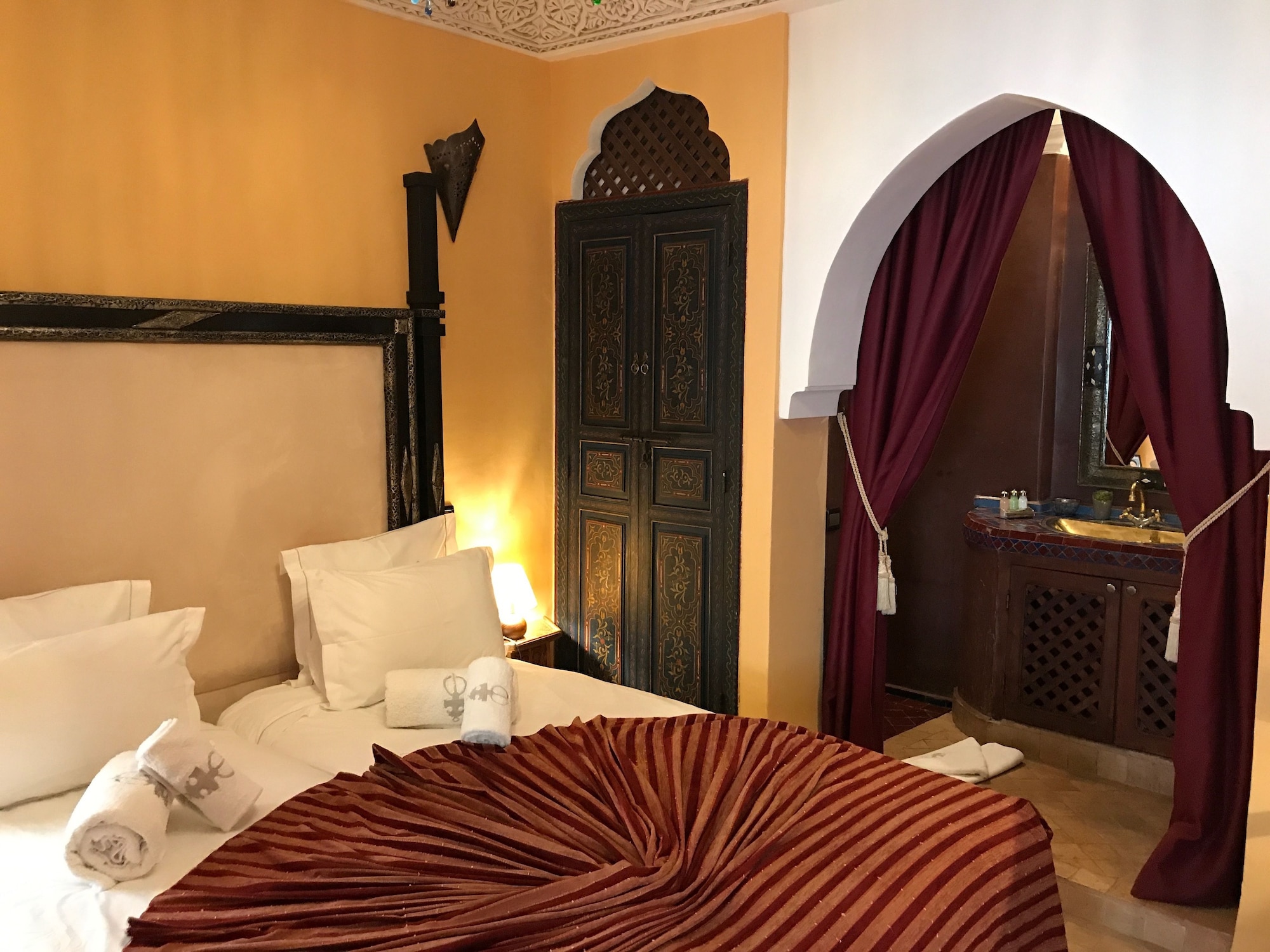 Josephine, Standard, Twin Beds
