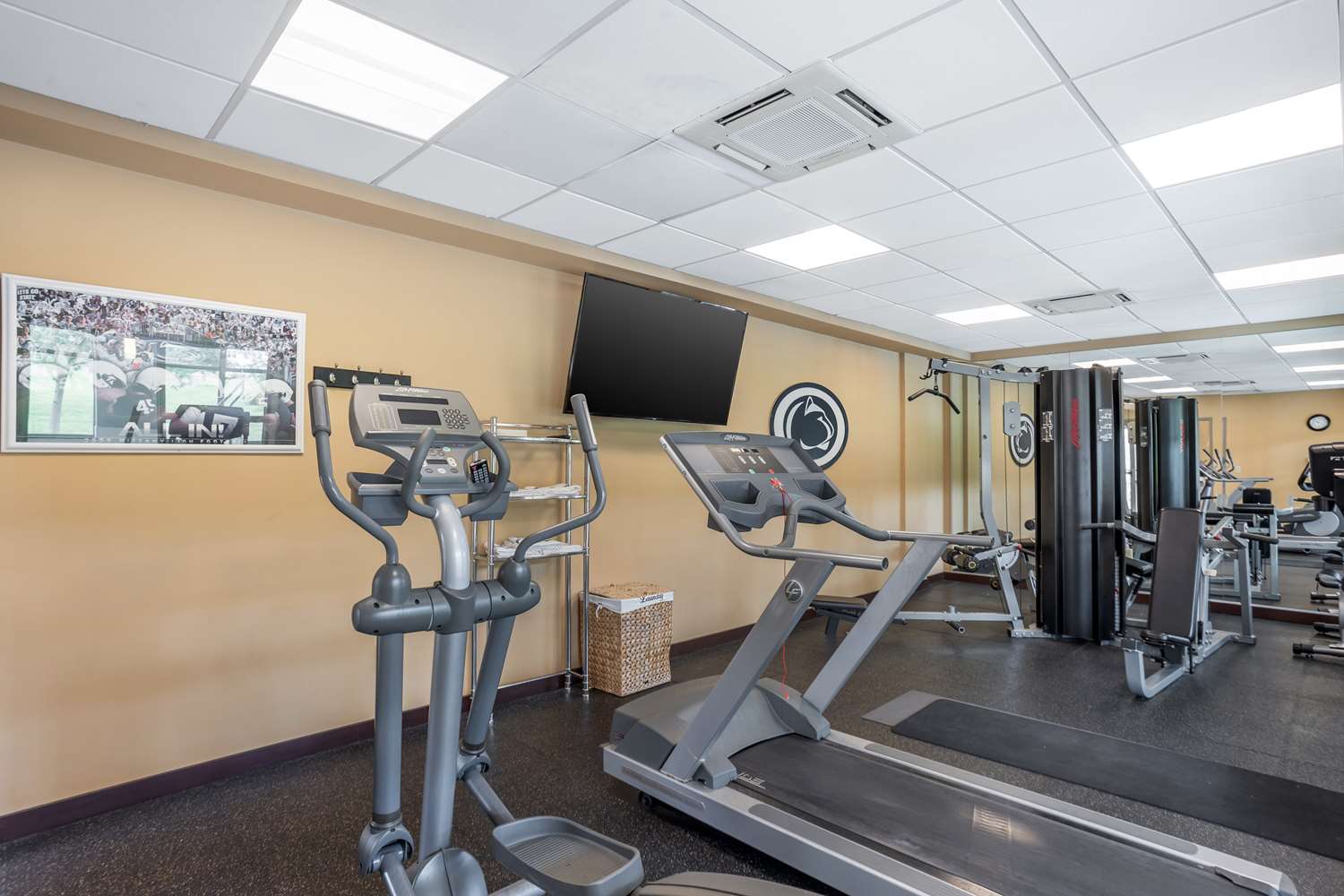 Best Western Plus University Park Inn & Suites 13/23