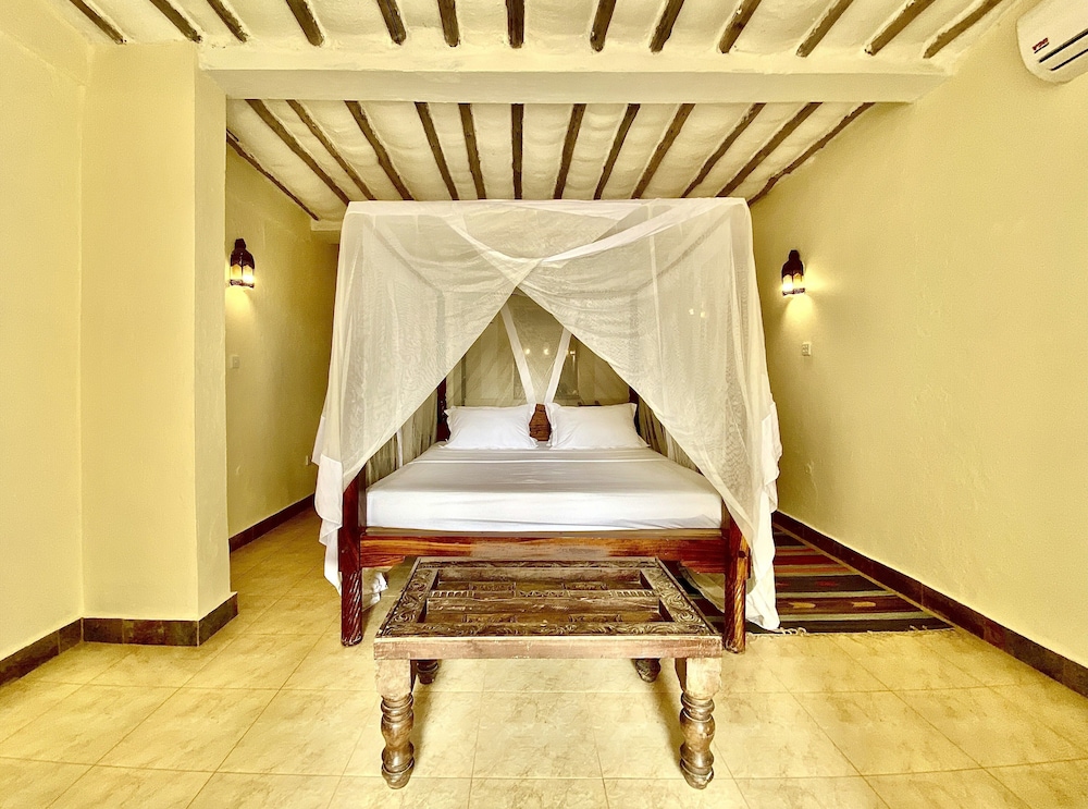 Blue Marlin Beach Hotel 17/50