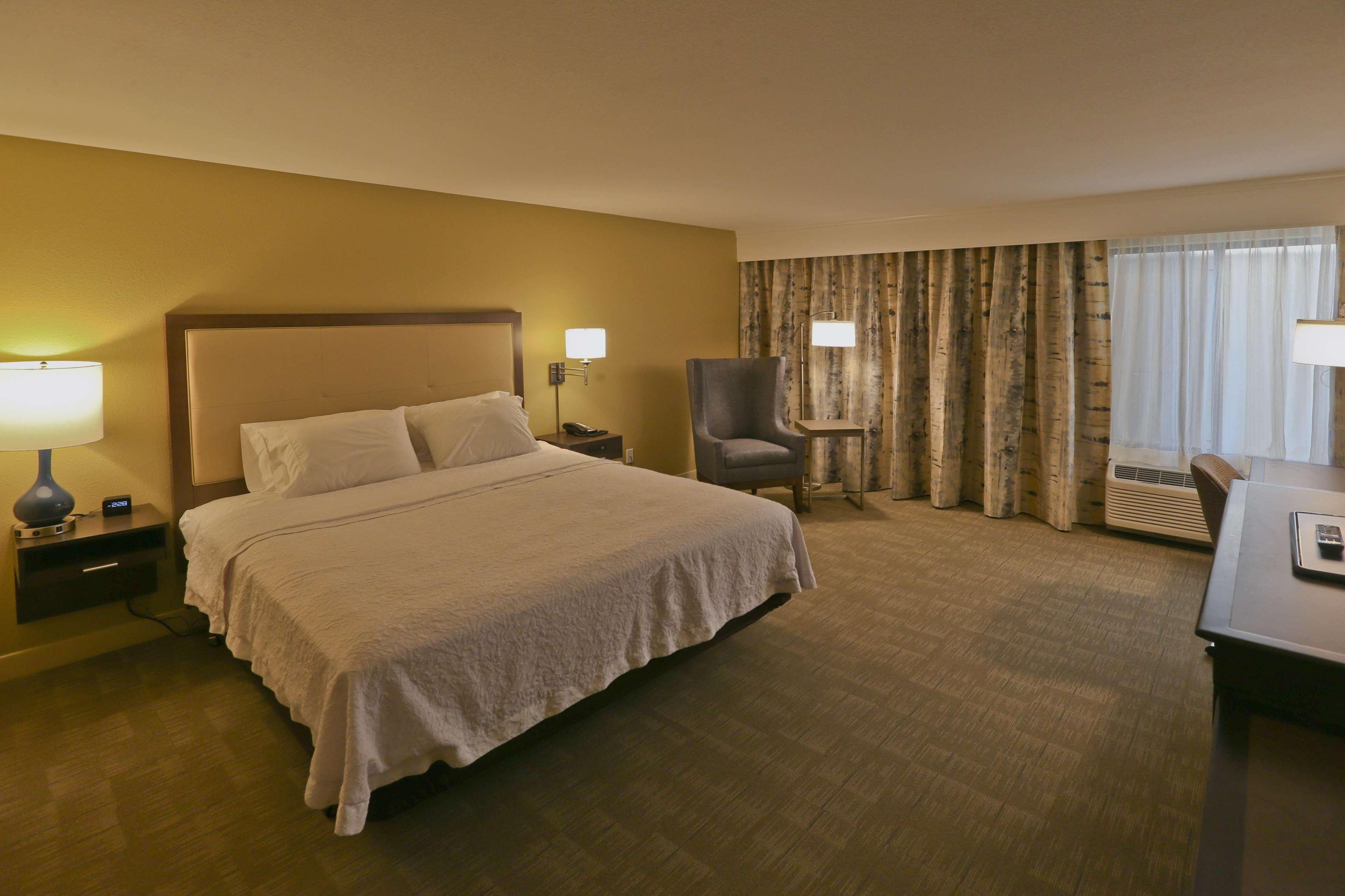 PREMIUM, KING BED, ACCESSIBLE