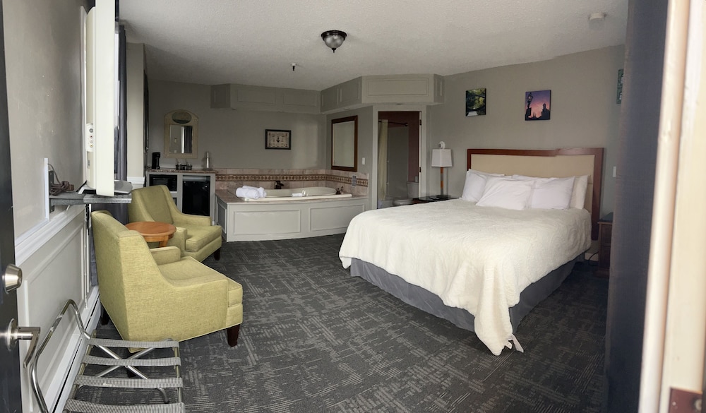 Maine Woods Inn At Vacationland Inns 9/19