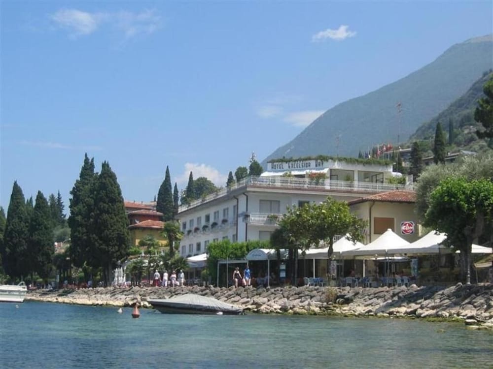 Hotel Excelsior Bay 44/50