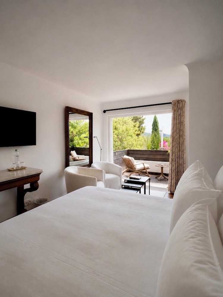 غرفة قياسية بسرير مزدوج، Grand Hôtel De Cala Rossa 5/10