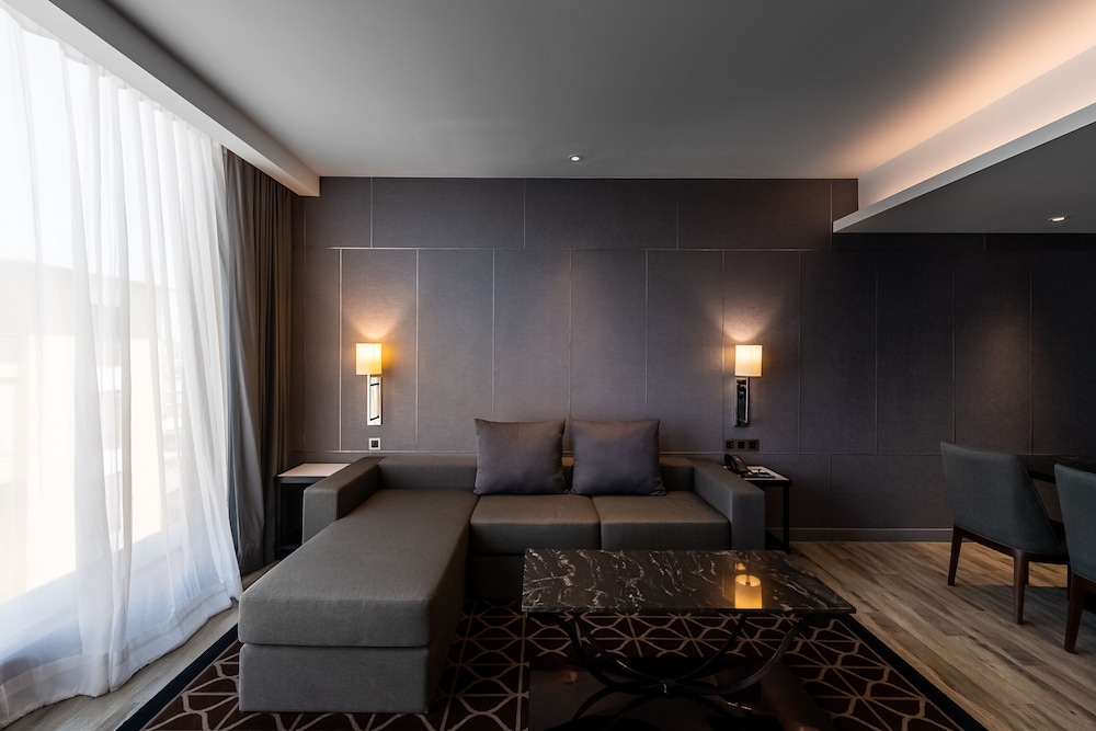 Ayathorn Bangkok Hotel 30/50