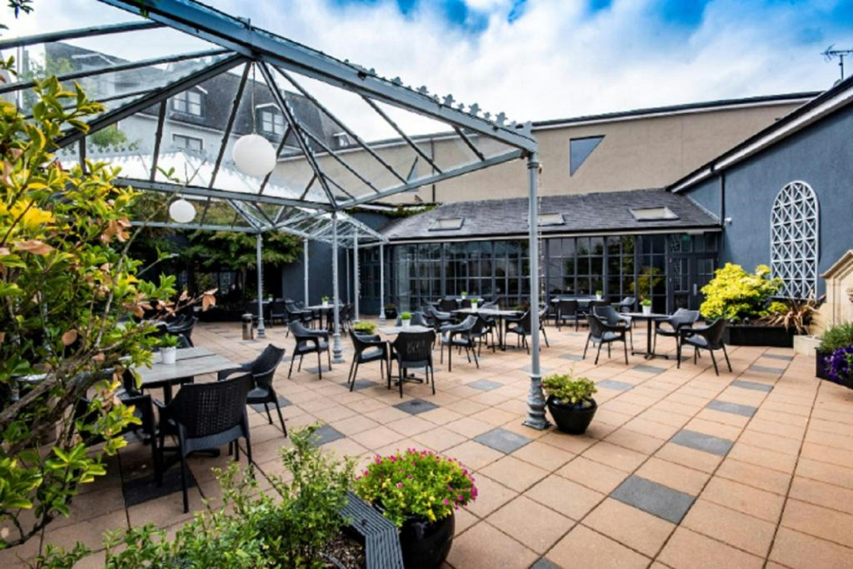 Midlands Park Hotel 6/82