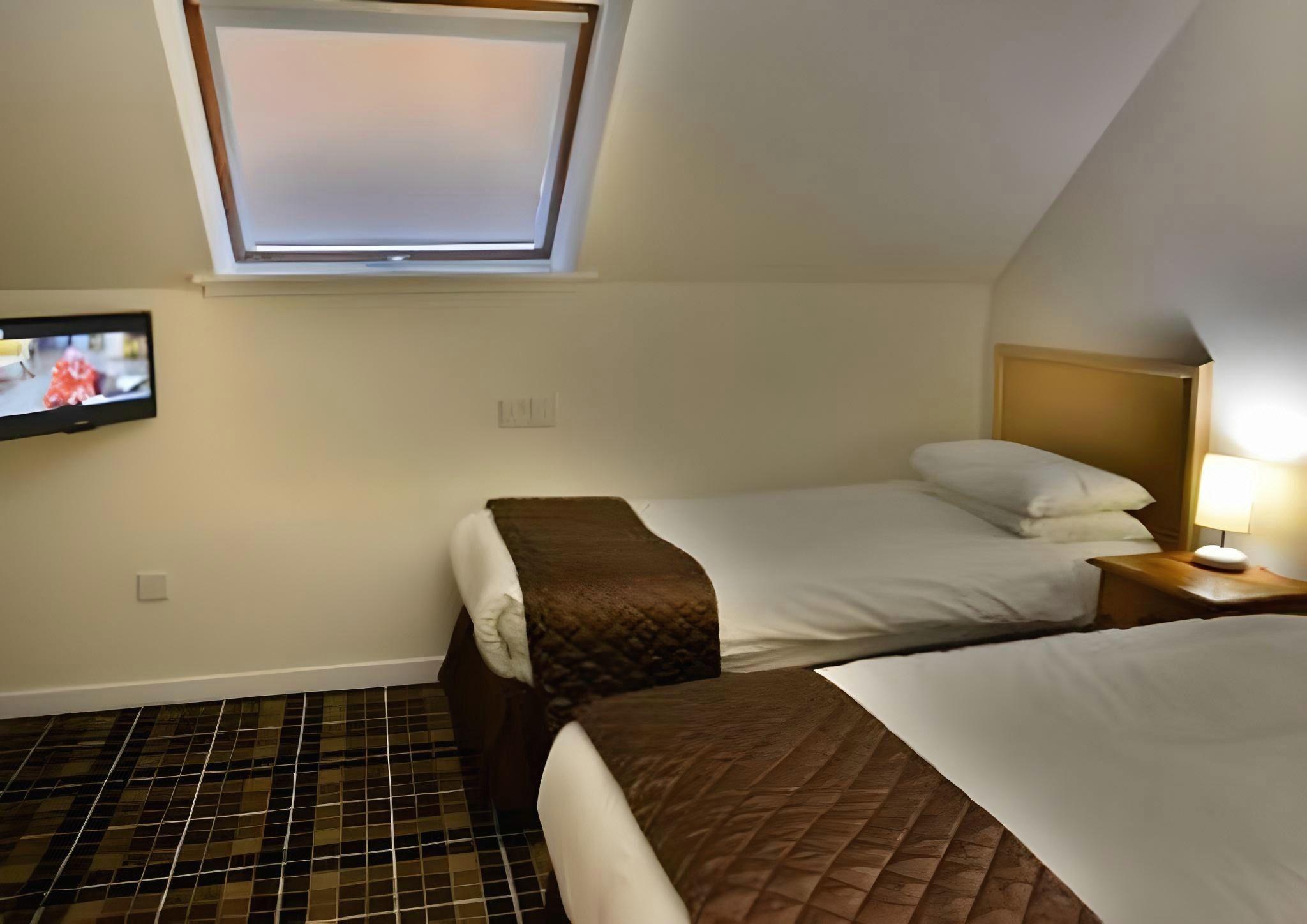 Tongadale Hotel 3/10