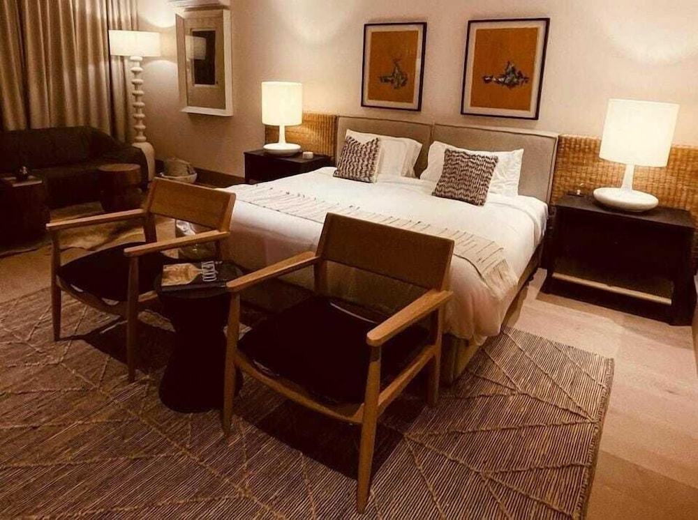 Hotel Tres Raices 40/55