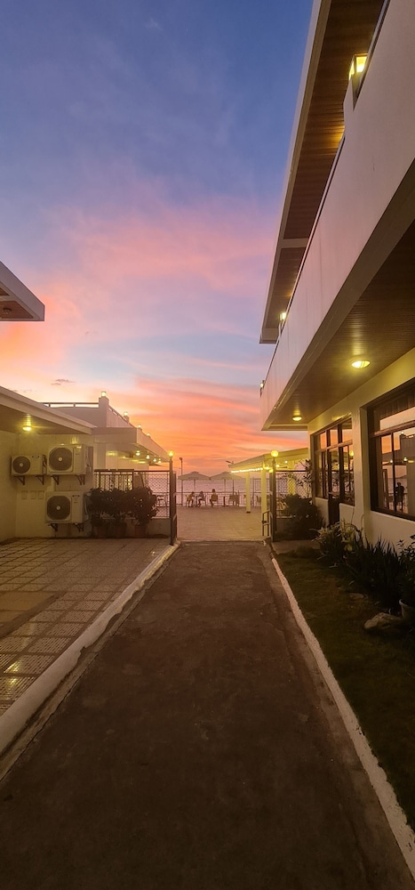 Marvins Seaside Inn 40/50