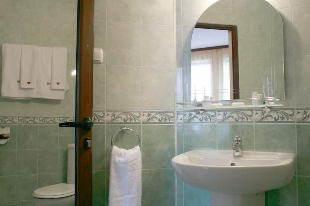 Alafrangite Hotel 33/33