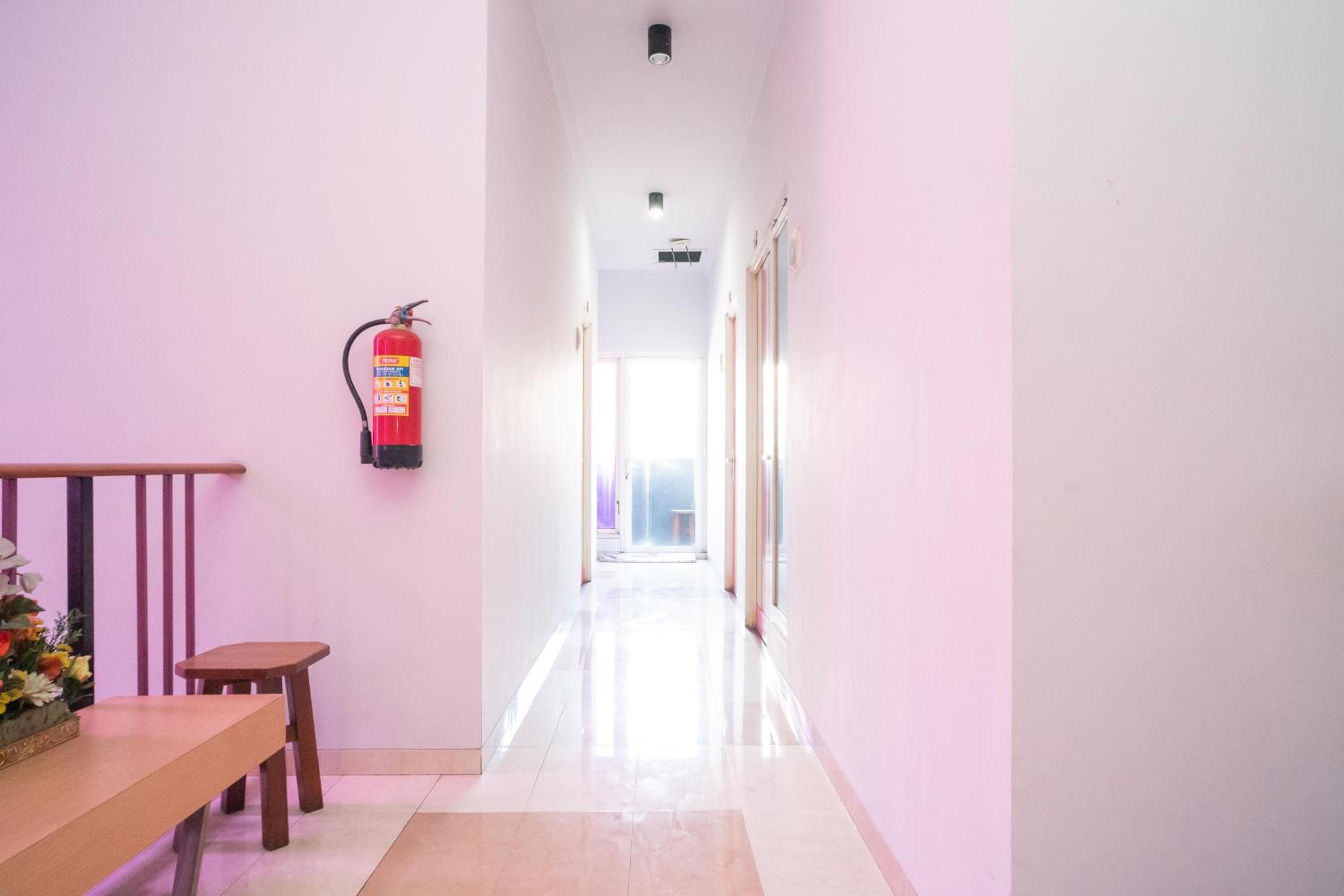 OYO 3808 Fif fa Hotel Kauman 45/56