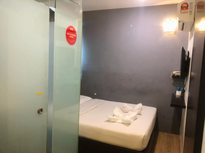 7 Hotel 5/11