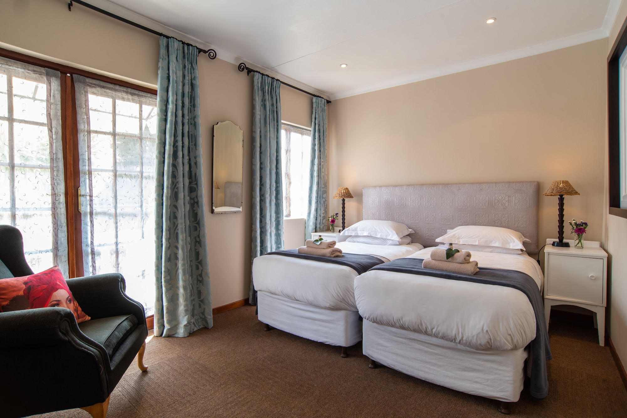Room, Twin Beds, Bathtub