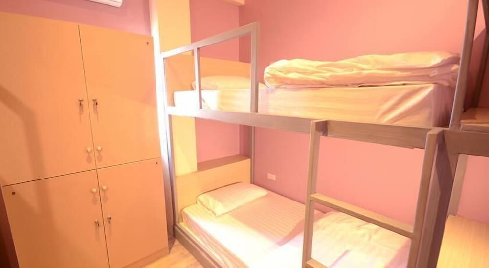 MIXED DORM, 4 BEDS