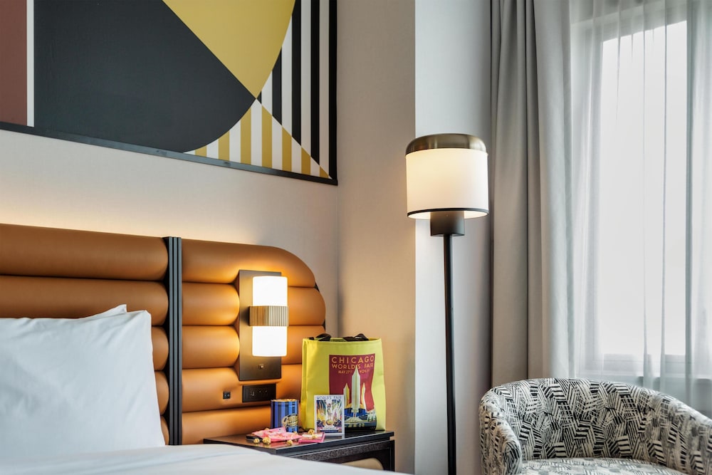 Hyatt Rosemont Near O Hare 30/64