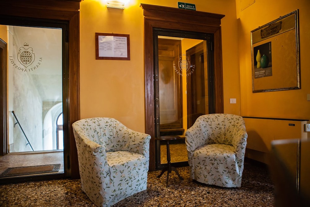 Locanda Ai Santi Apostoli 32/50