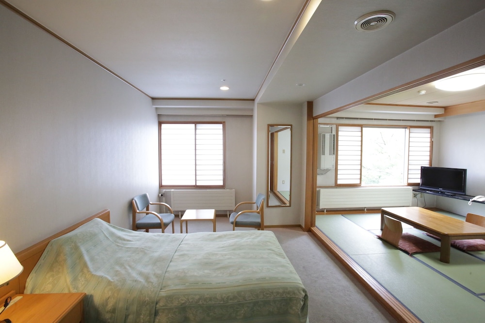 Saito Hotel 8/39