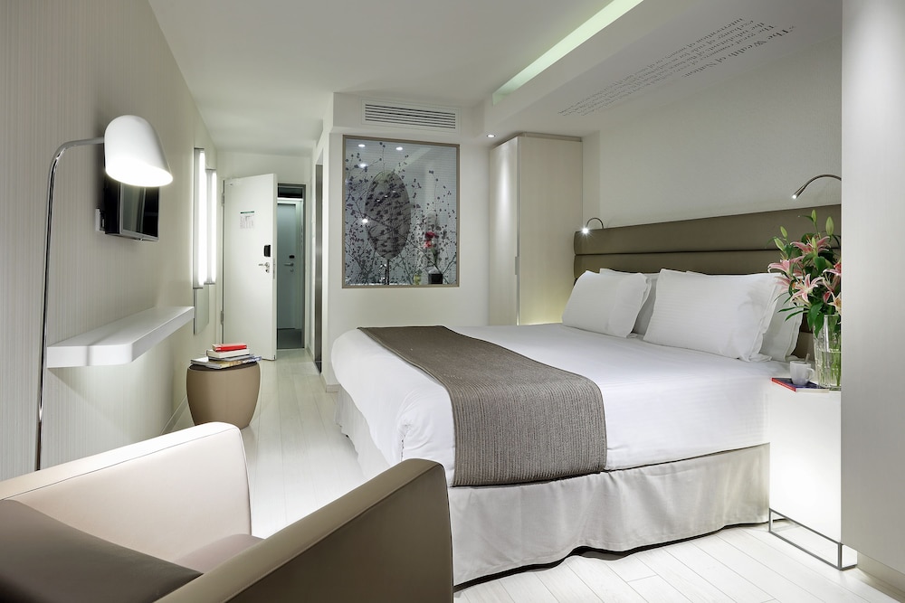 Eurostars Book Hotel 11/75