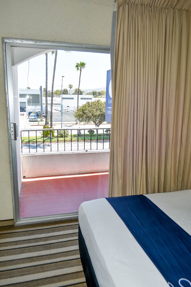 Hotel Costa Ensenada 37/68