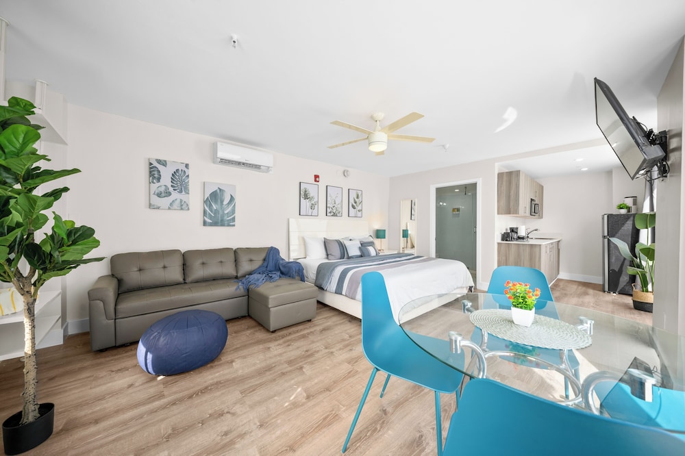 Samantha Apartments by Lowkl 21/46