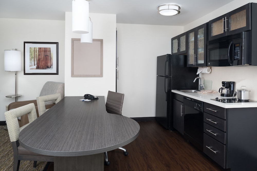 Candlewoods Suites Lacey 34/37