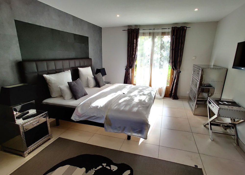 Maison Prestige Roberto Geissini 4/50