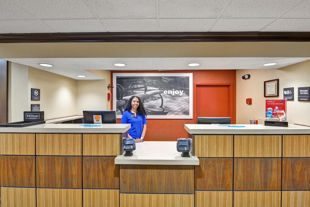 Hampton Inn Albany-Wolf Road photo3
