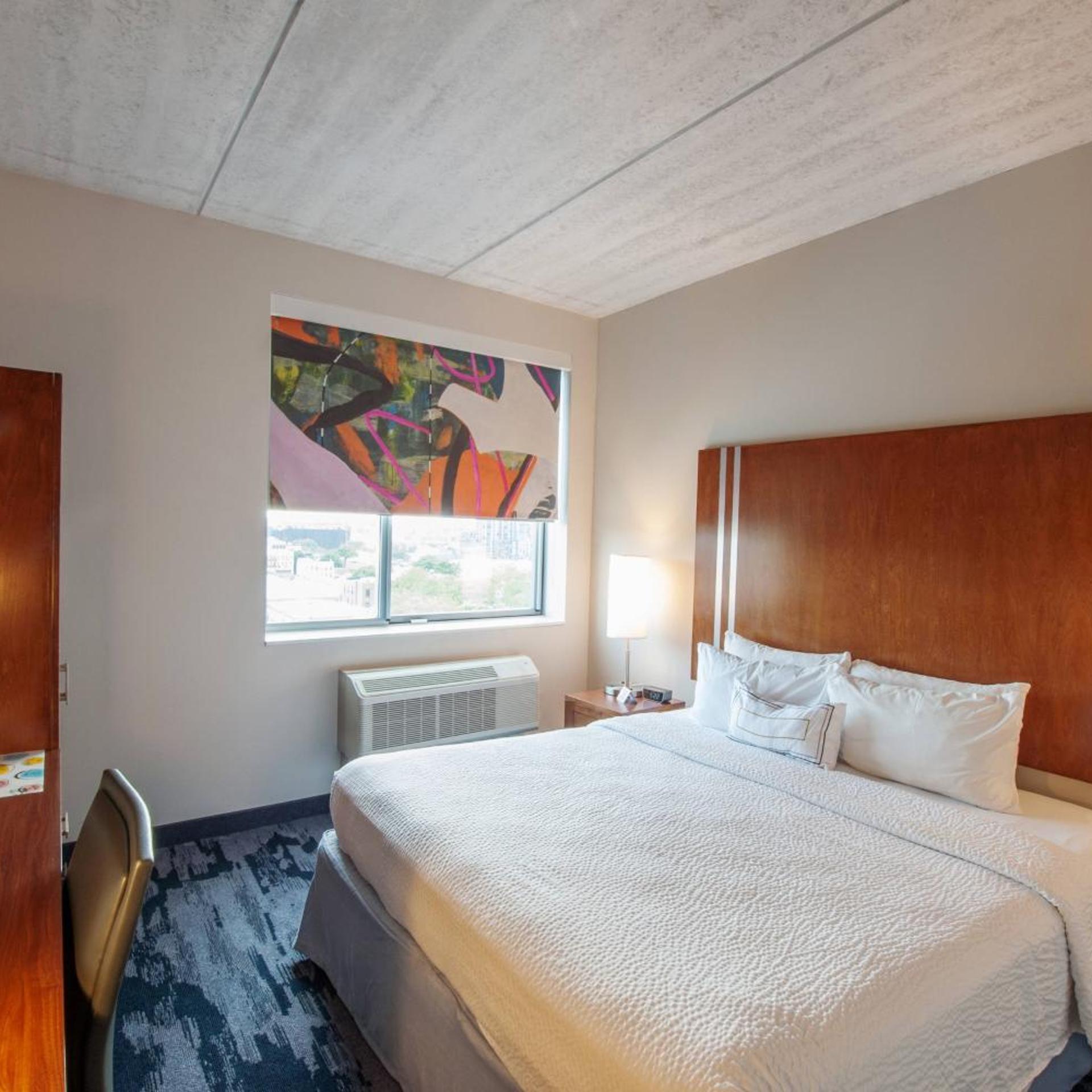 Renovated, King Bed, Bathtub, Accessible