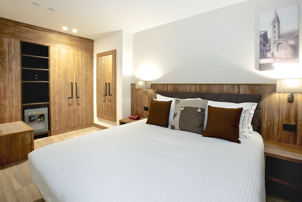 OLIMPIA HOTEL 12/50