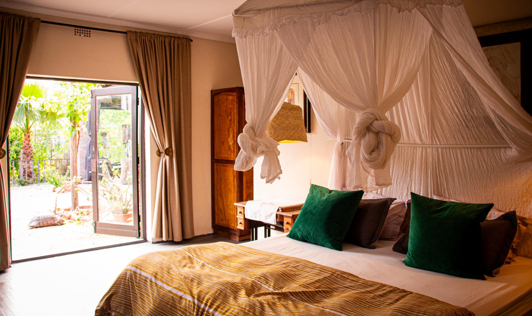 Ebonymoon Guest House & Studio 12/32