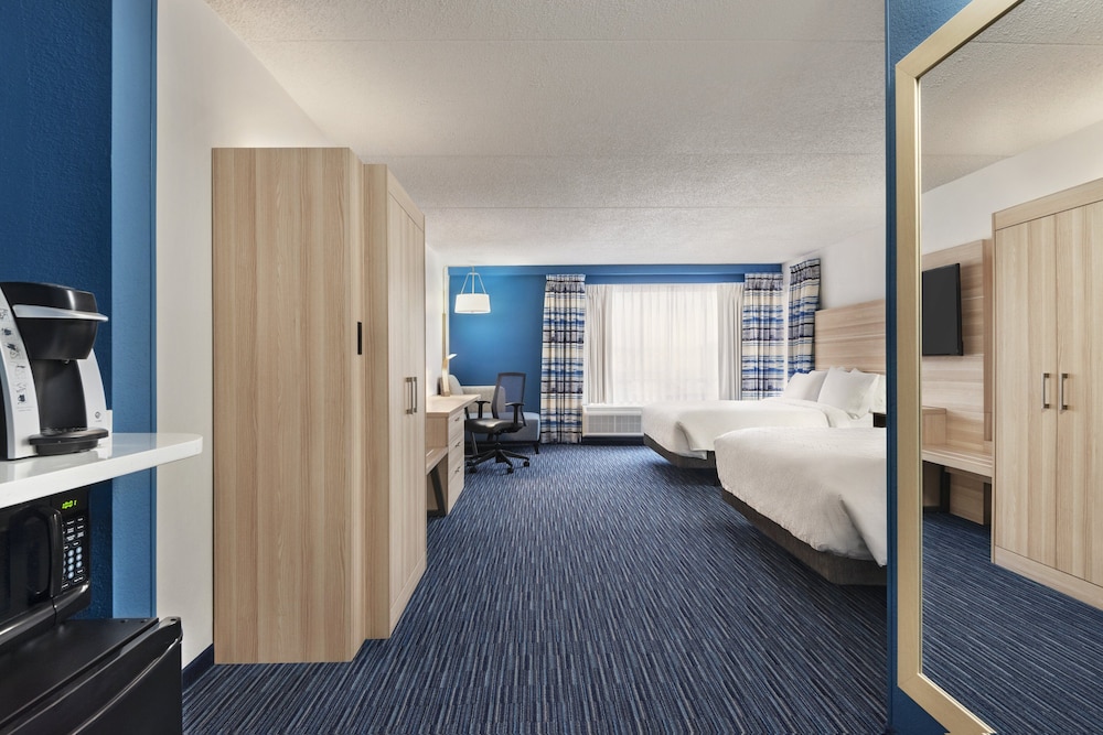 Holiday Inn Dumfries Quantico Center 22/42